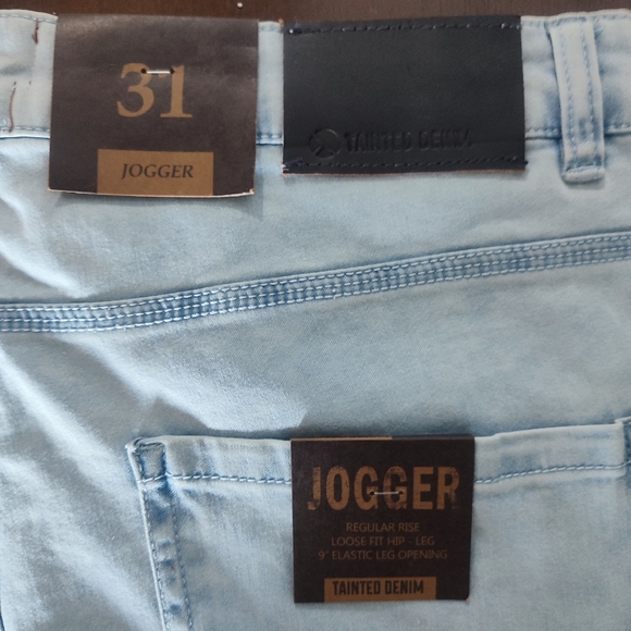 Jogger - Picture 3 of 5